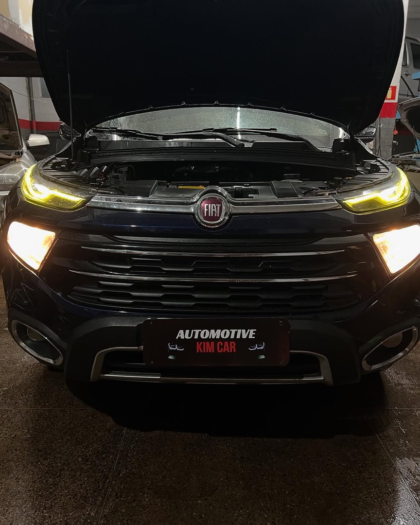 Fiat Toro preta com a placa da Automotive KimCar